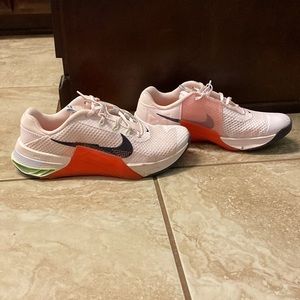 Womens Nike Metcon 7s